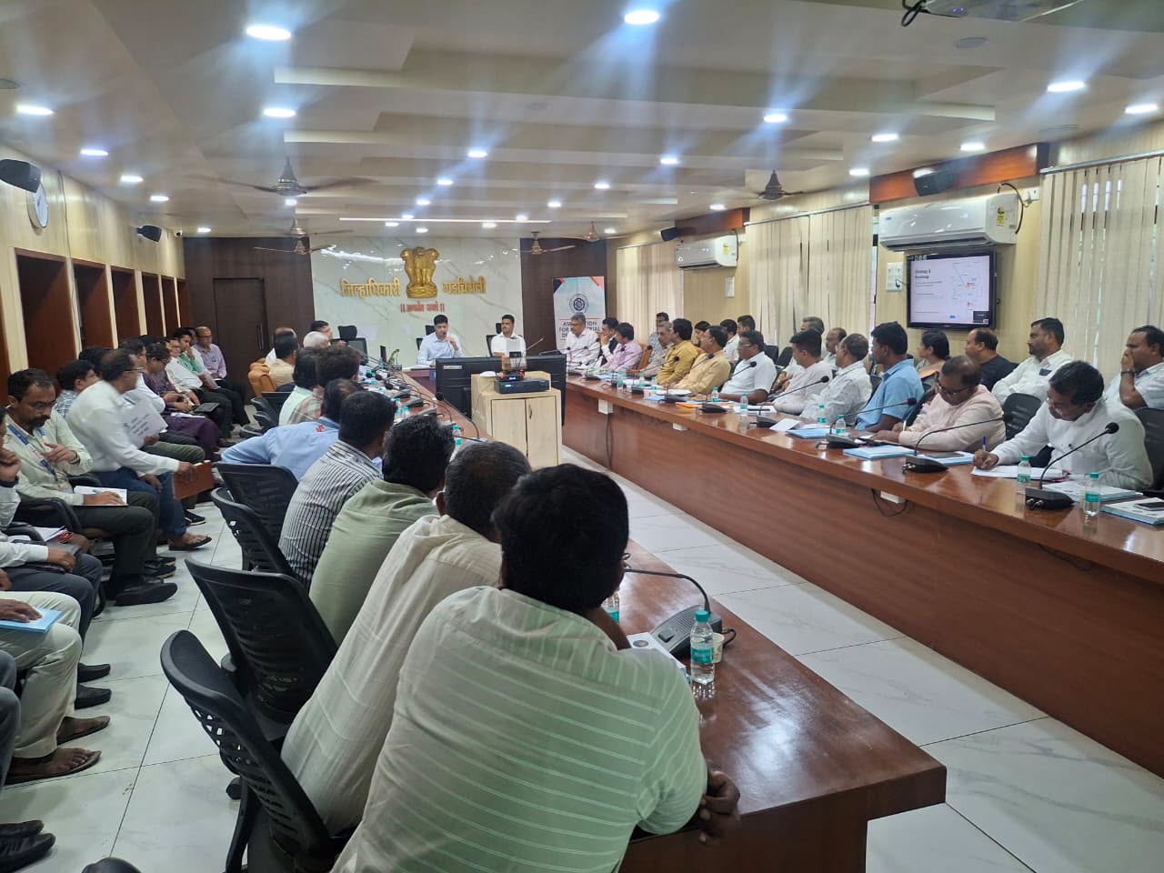 गडचिरोलीच्या औद्योगिक विकासासाठी एक वर्षाचा कृती आराखडा राबवा; स्थानिक उद्योगांना प्राधान्य – जिल्हाधिकारी अविश्यांत पंडा 748354236 4517424751911090 5560705641229137185 N